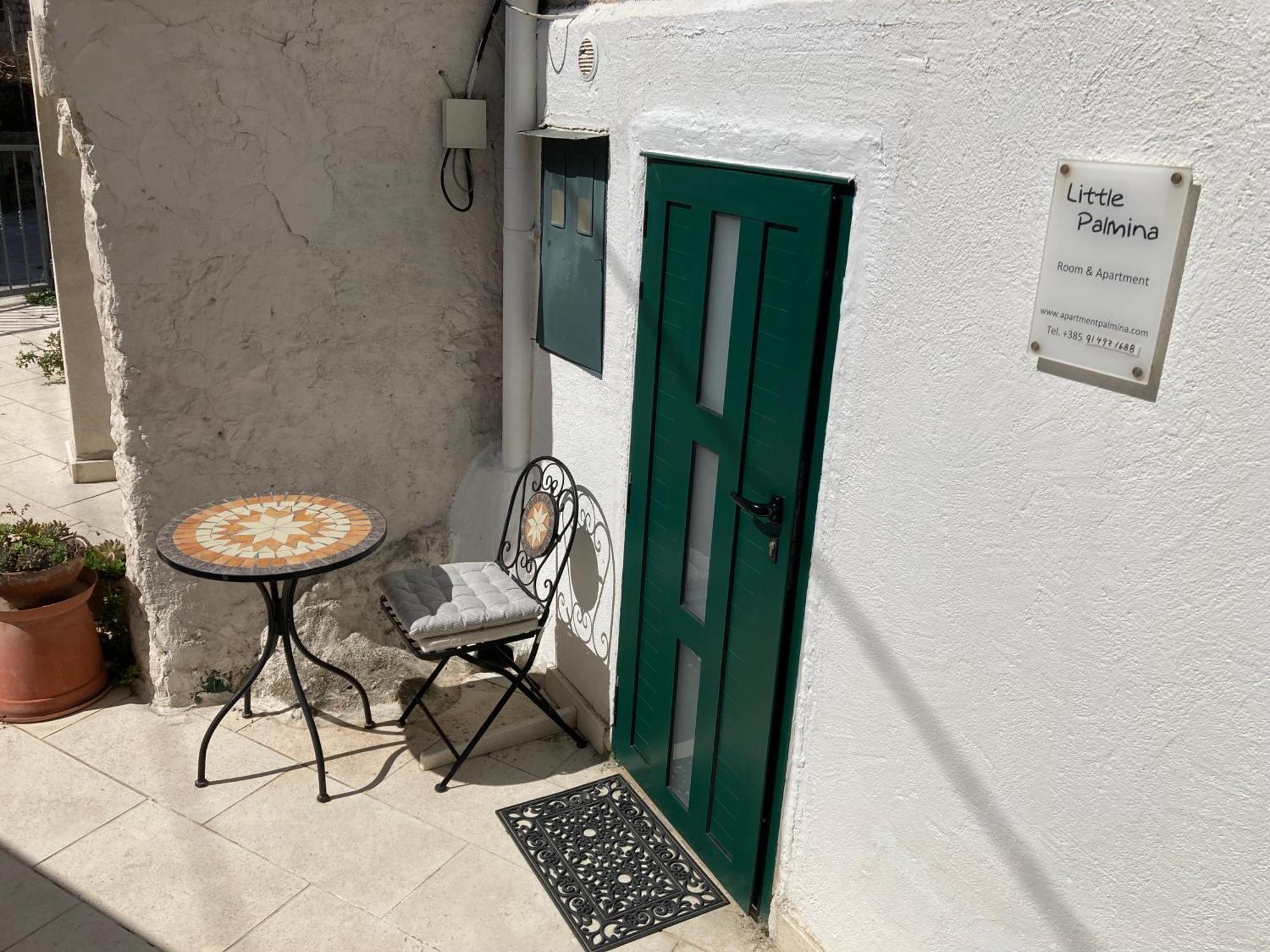 Little Palmina Hotell Split Exteriör bild