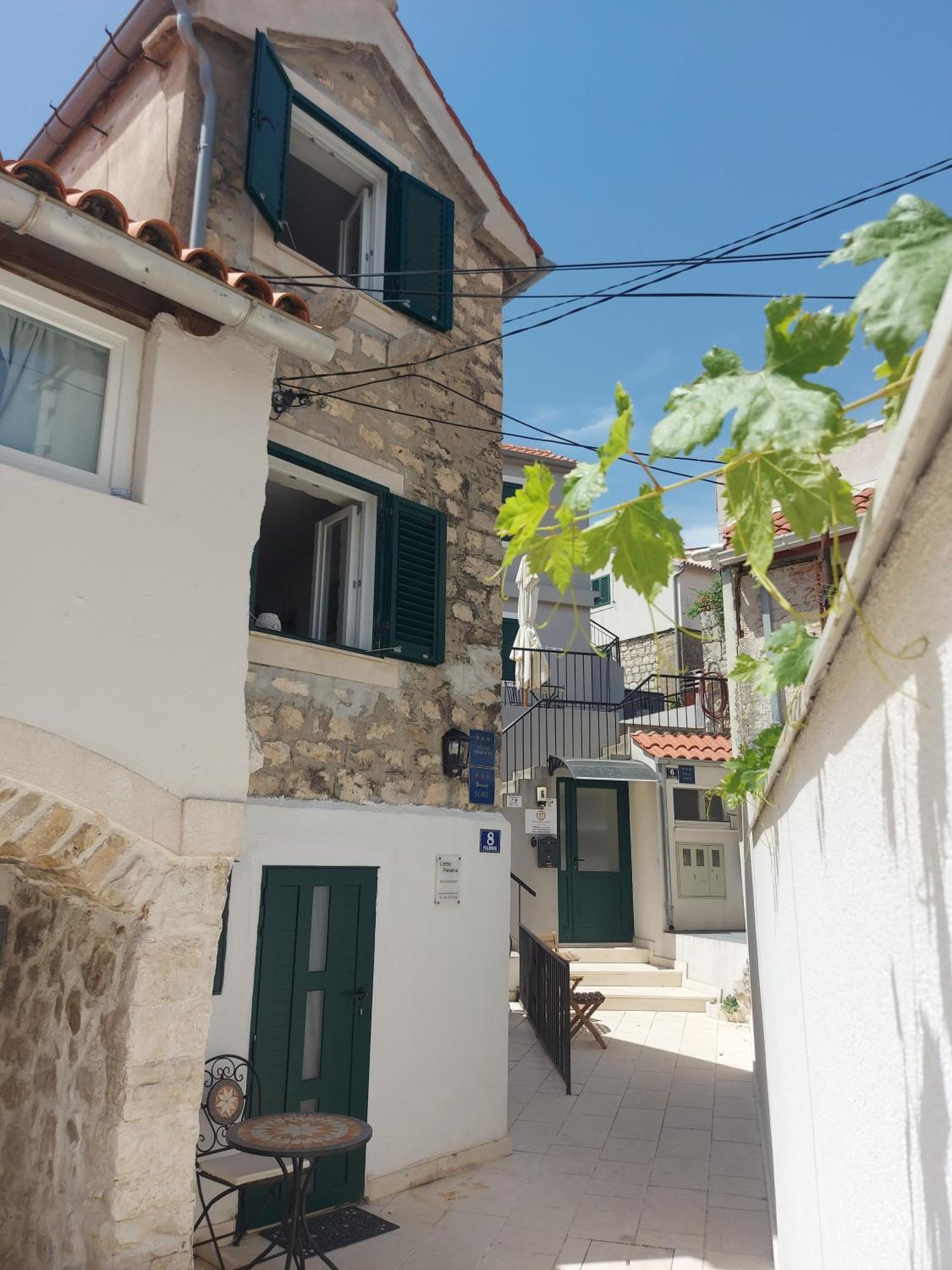 Little Palmina Hotell Split Exteriör bild